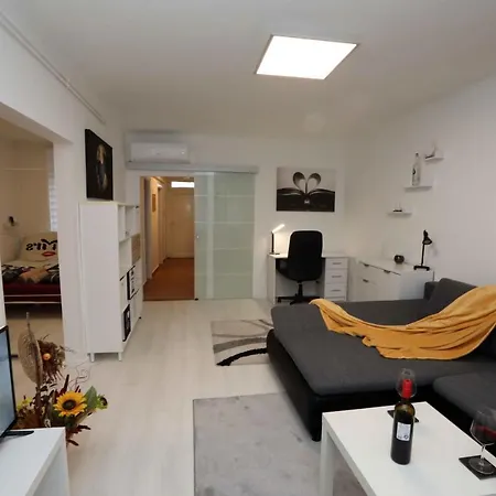 Rakoczi Apartmann Beci