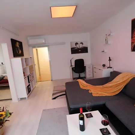 Rakoczi Apartmann * Pecs
