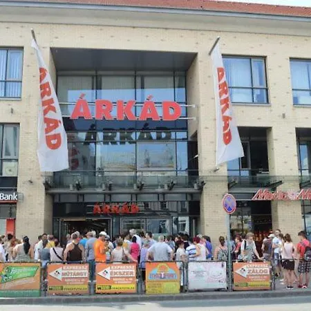 Rakoczi Apartmann Apartament Beci